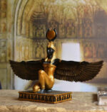 Statuette égyptienne de déesse Isis dorée avec ailes