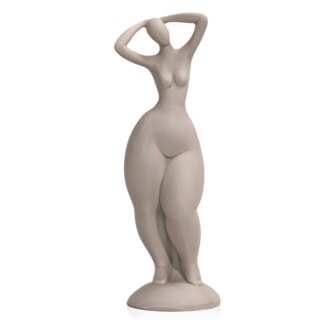 Statue d'une grosse femme debout les bras derrière la tête beige