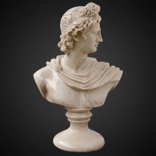 Photo d'une statue de buste d'Apollon beige sur socle rond simple sur fond noir