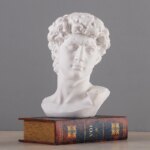 Statue de buste d'homme blanc