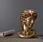 Buste grecque d'Apollon en résine dorée
